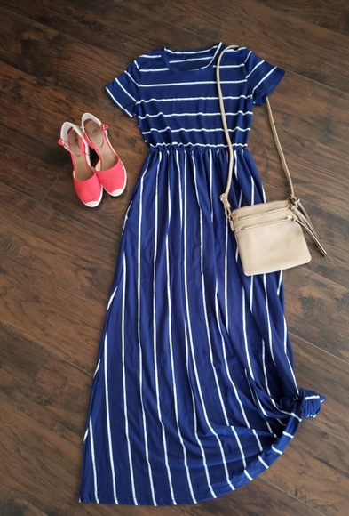 Dresses & Skirts - Size L maxi dress New!